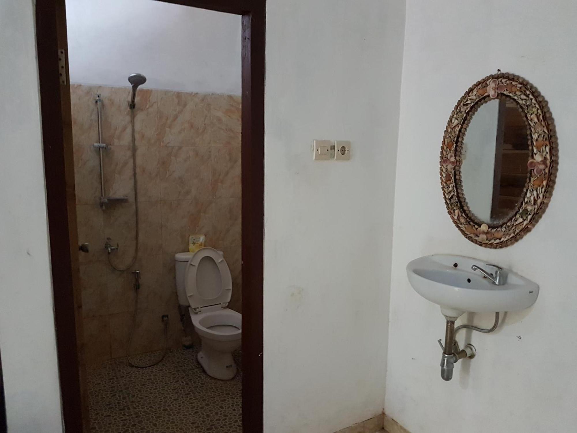 Red Island Bungalows Pasanggaran Habitación foto