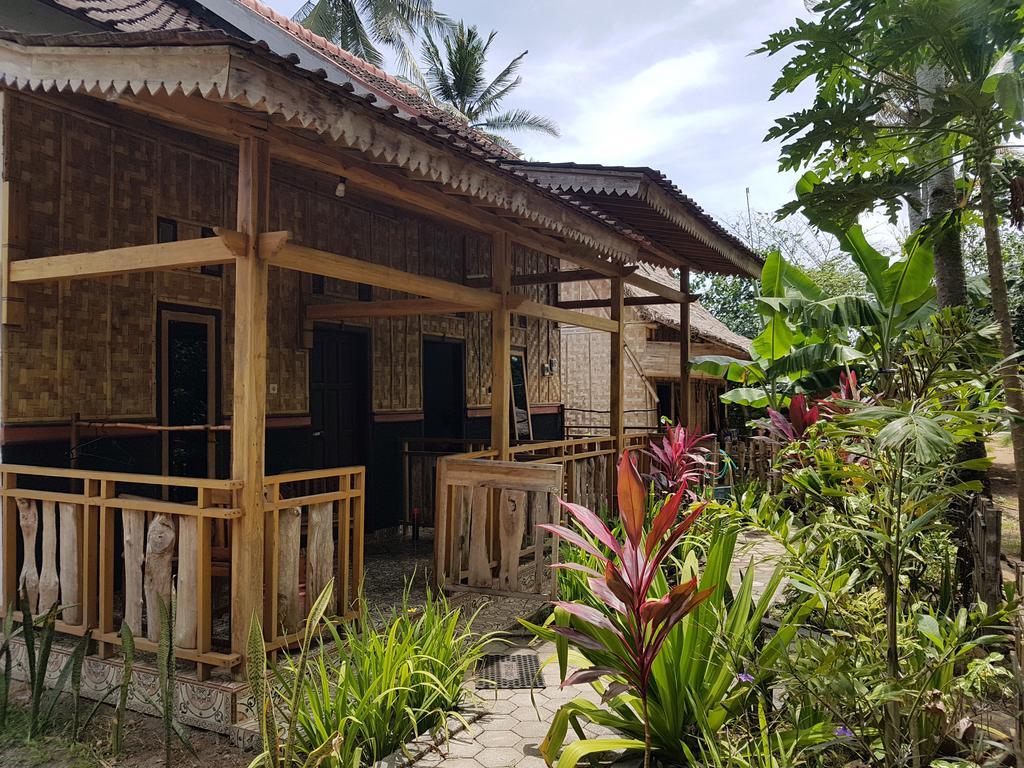 Red Island Bungalows Pasanggaran Exterior foto